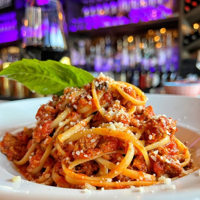 Linguine Bolognese.